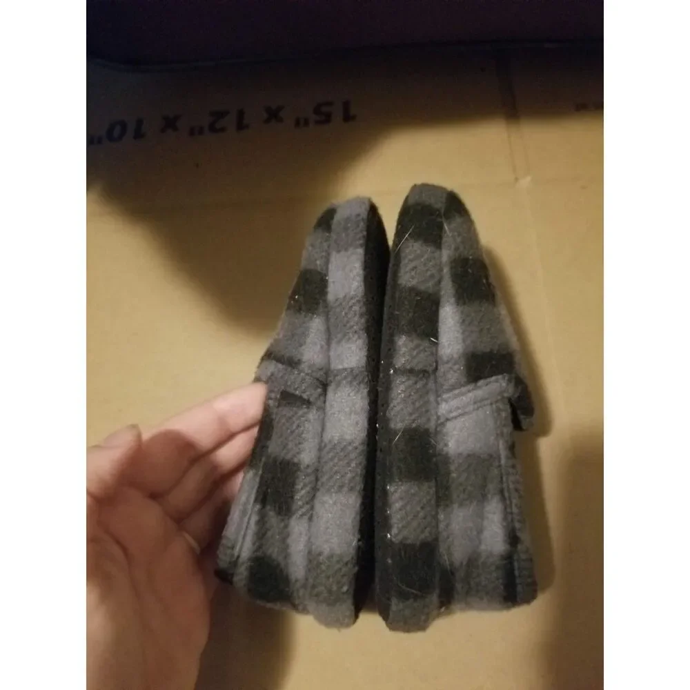 Wonder Nation Black and Grey Plaid Toddler Slippers